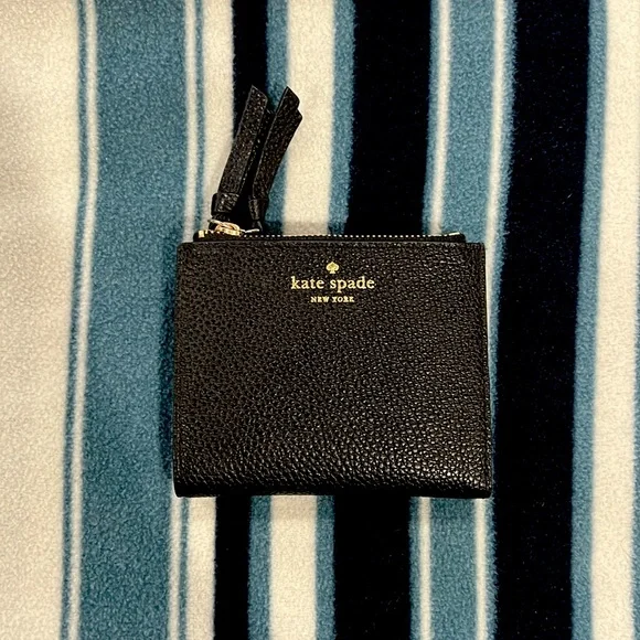 kate spade◆ミニ財布◆全2色◆mulberry street◆small malea kate spade◇ミニ財布◇全2色◇mulberry street◇small malea